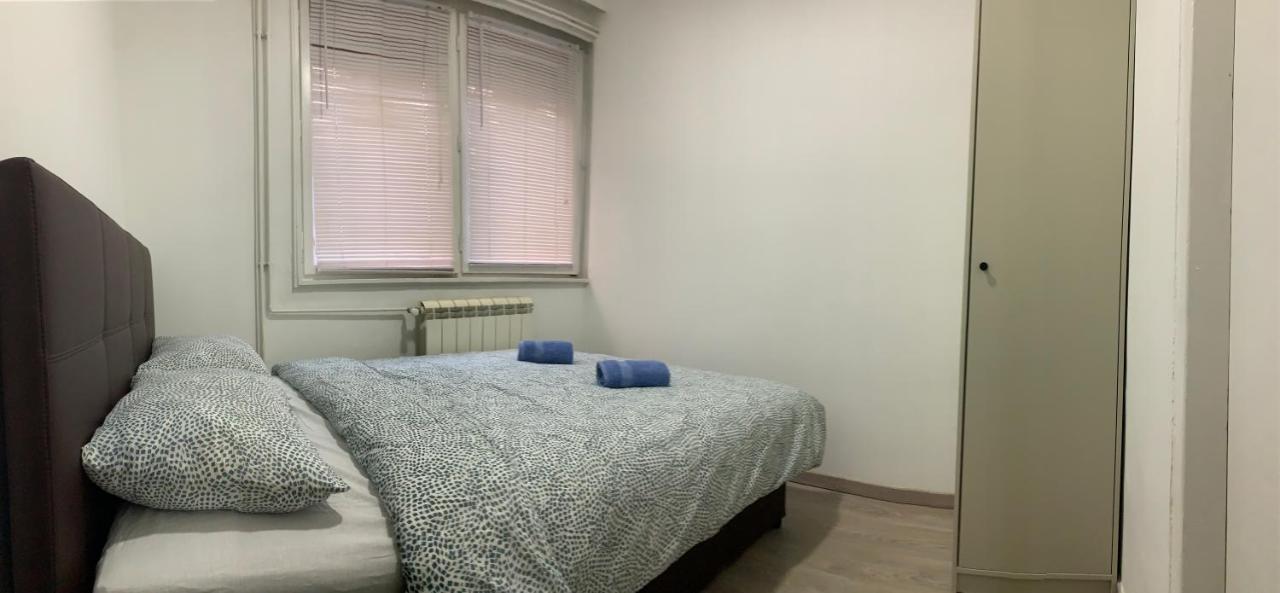 Private Rooms Belgrade Hostel Exterior photo